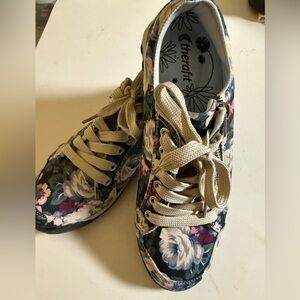 Therafit Sienna Women’s Blue Floral Shoes Side Zip Sport Casual Shoe 8